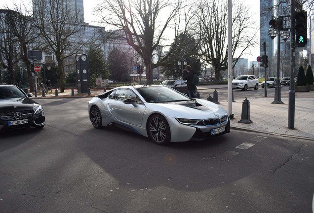 BMW i8