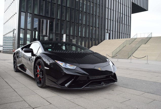 Lamborghini Huracán LP640-4 Performante