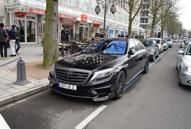 Mercedes-Benz Brabus 900 Rocket