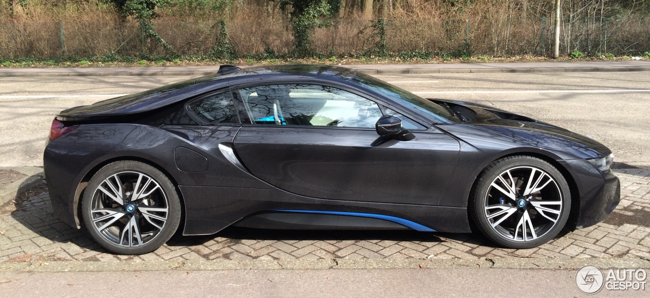 BMW i8