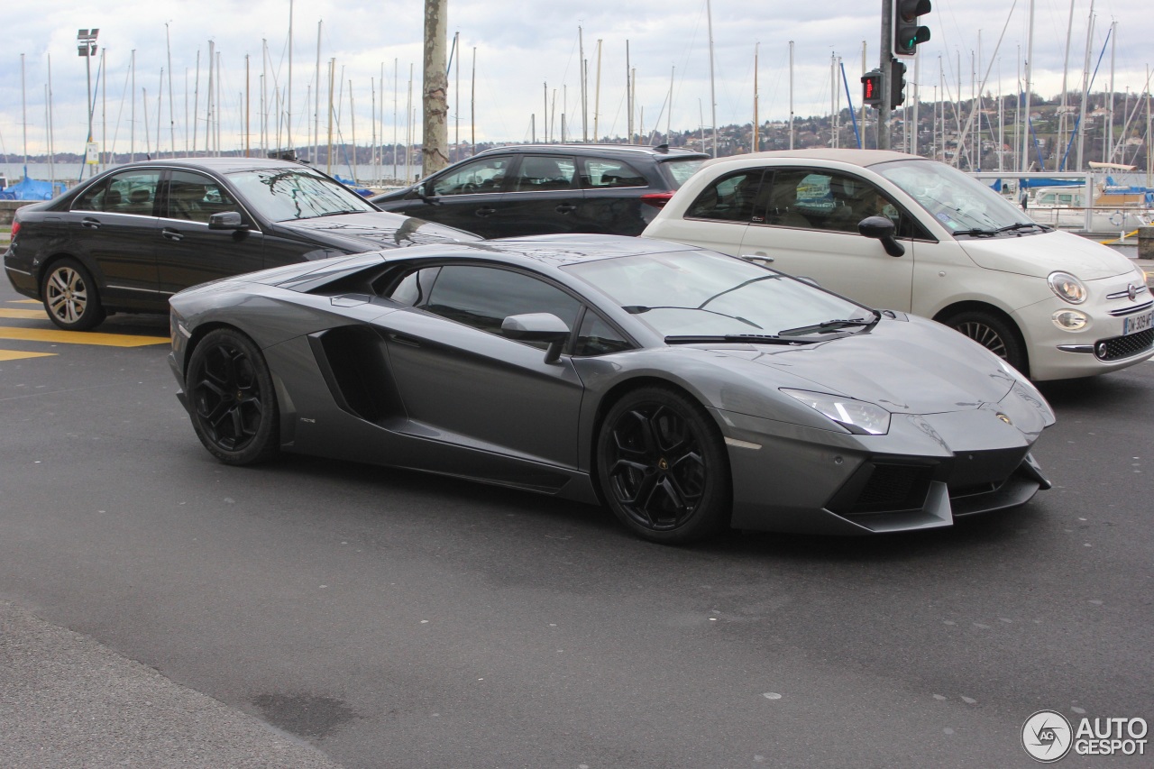 Lamborghini Aventador LP700-4