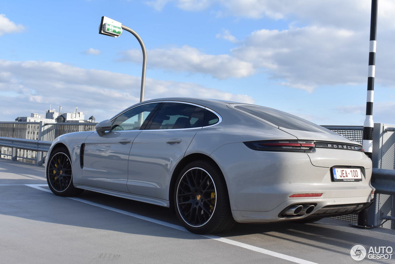 Porsche 971 Panamera Turbo