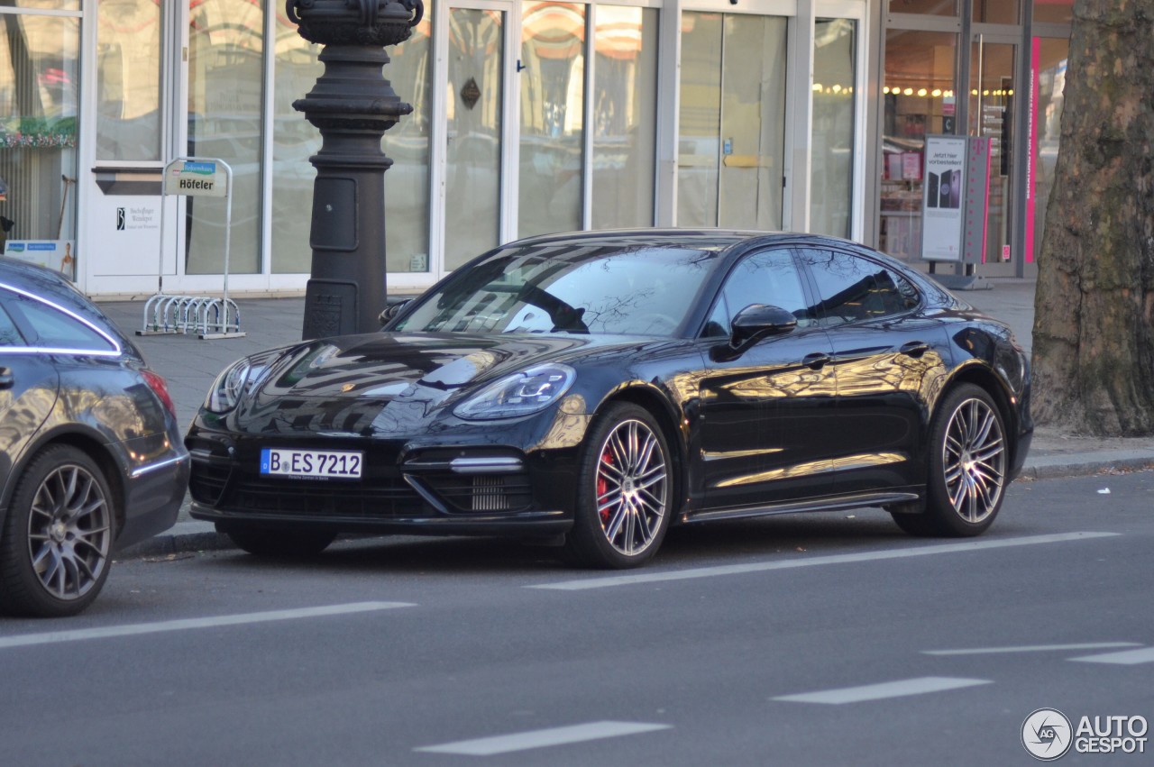 Porsche 971 Panamera Turbo