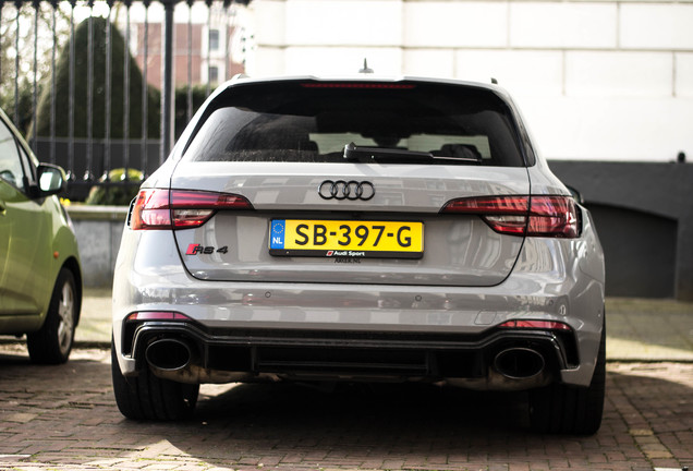 Audi RS4 Avant B9