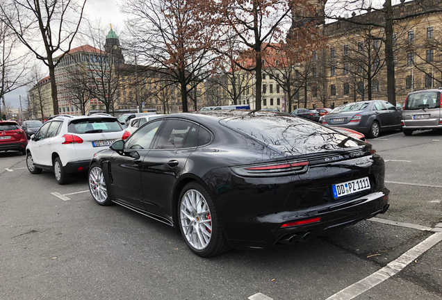 Porsche 971 Panamera Turbo