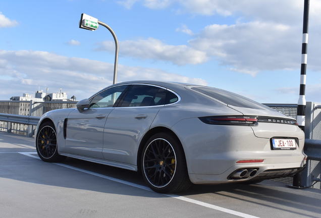 Porsche 971 Panamera Turbo