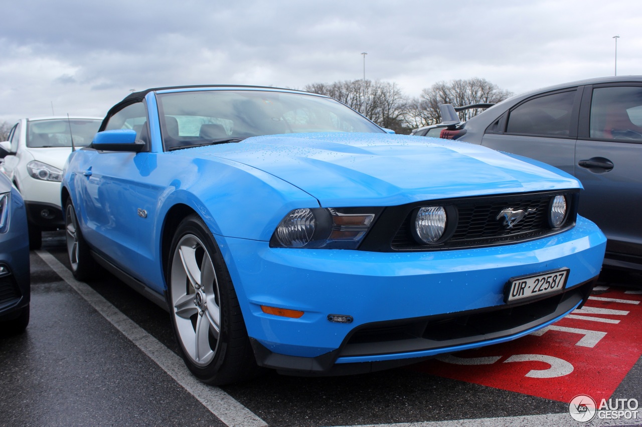 Ford Mustang GT Convertible 2011