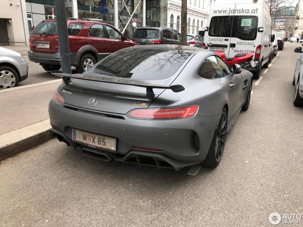 Mercedes-AMG GT R C190