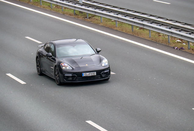 Porsche 971 Panamera Turbo