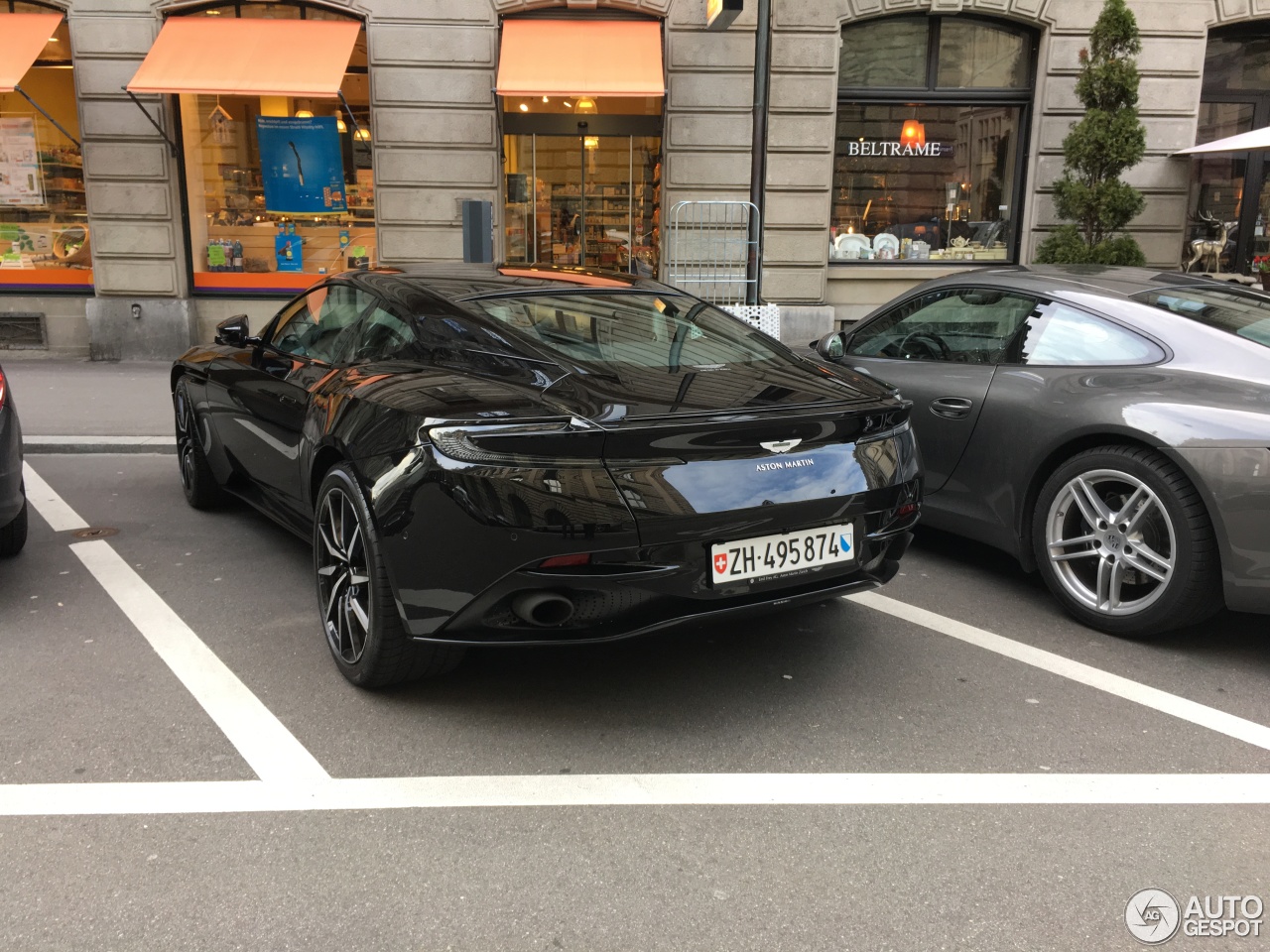 Aston Martin DB11 V8