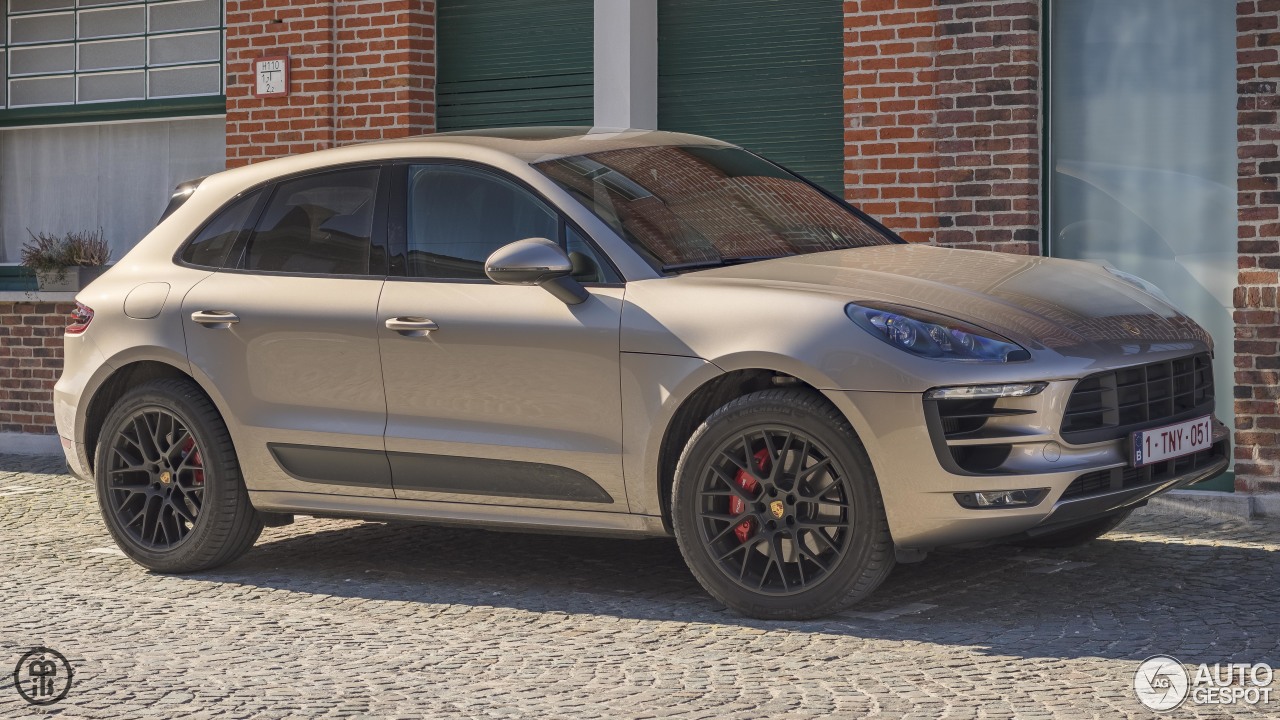 Porsche 95B Macan GTS