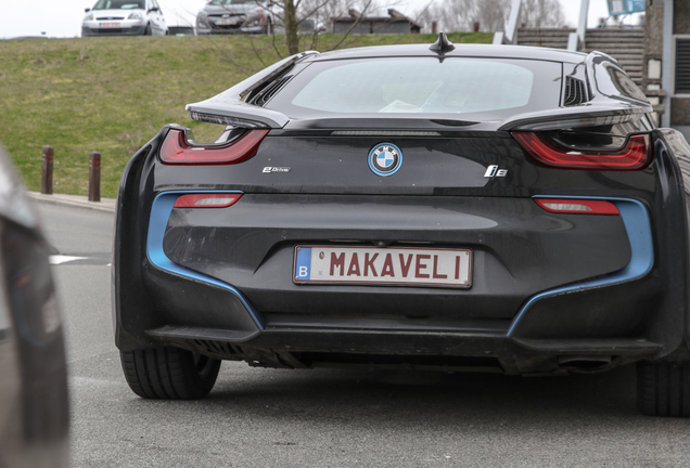 BMW i8