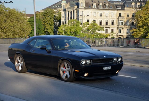 Dodge Challenger SRT-8