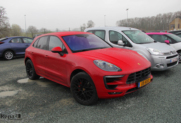 Porsche 95B Macan GTS