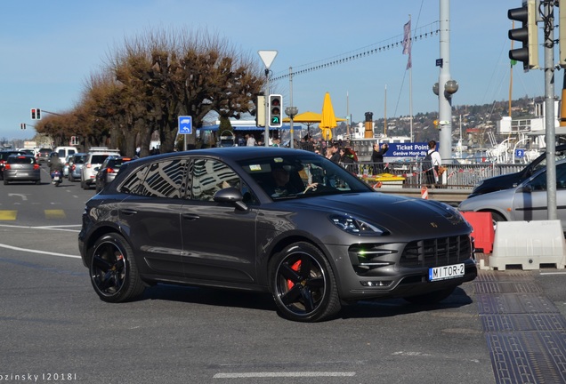 Porsche 95B Macan Turbo