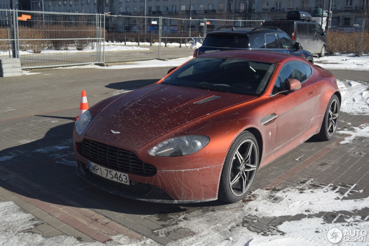 Aston Martin V8 Vantage 2012