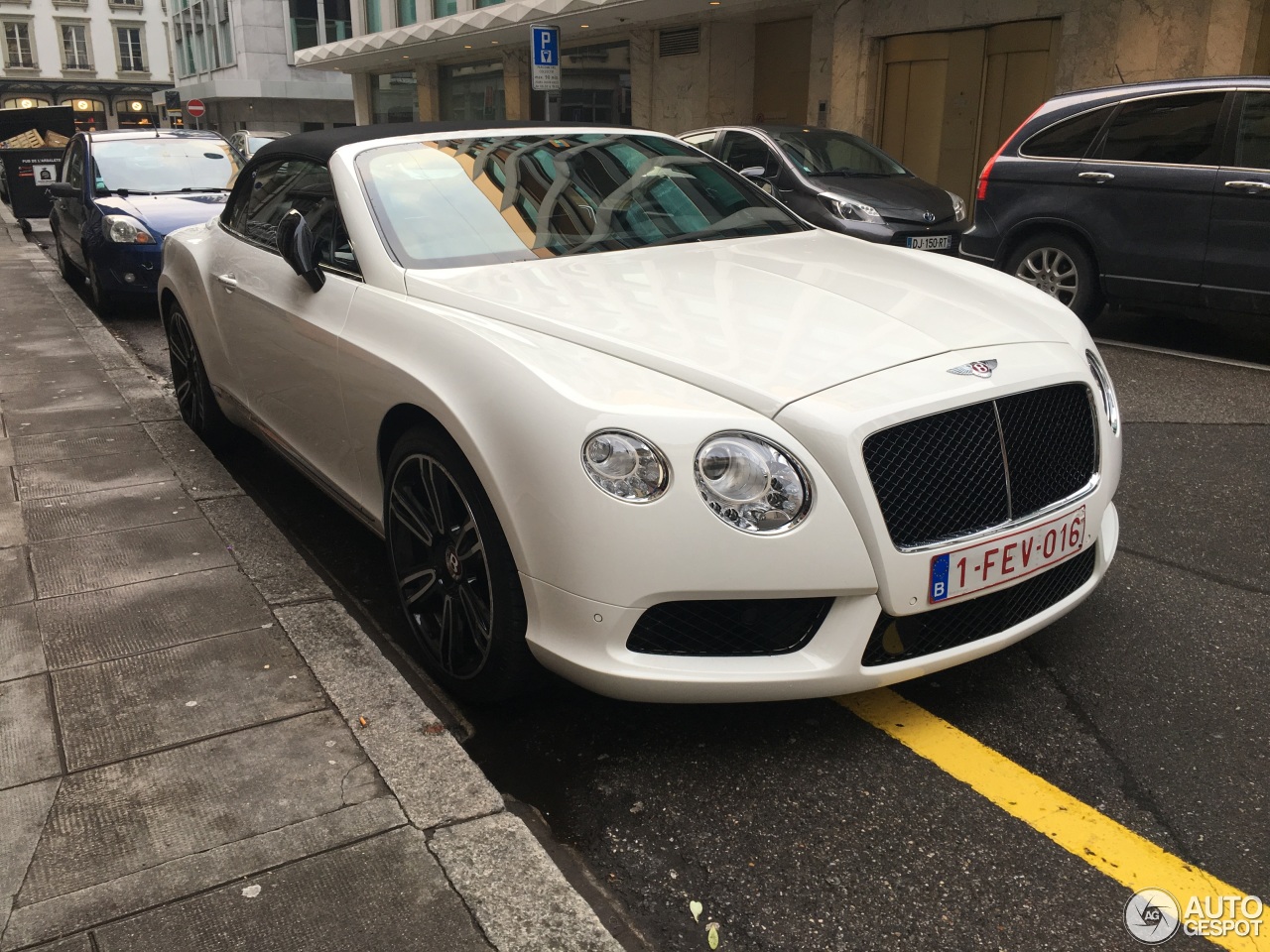 Bentley Continental GTC V8