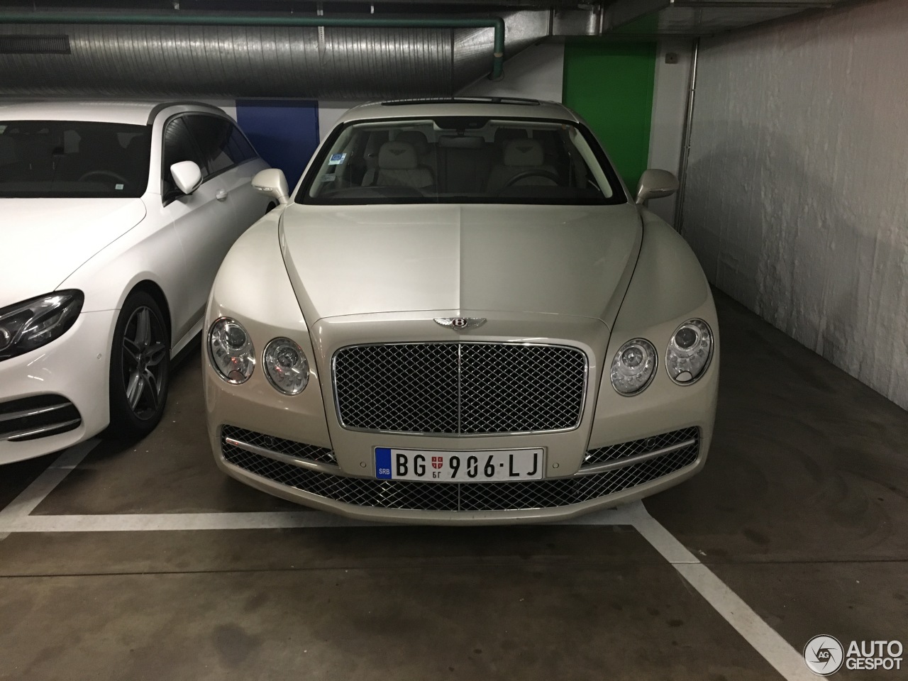 Bentley Flying Spur V8