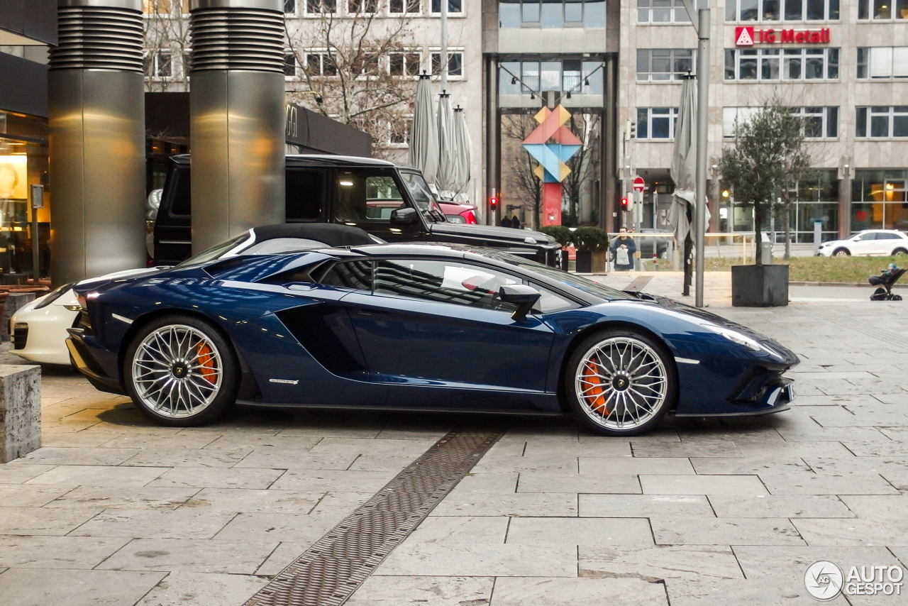 Lamborghini Aventador S LP740-4 Roadster