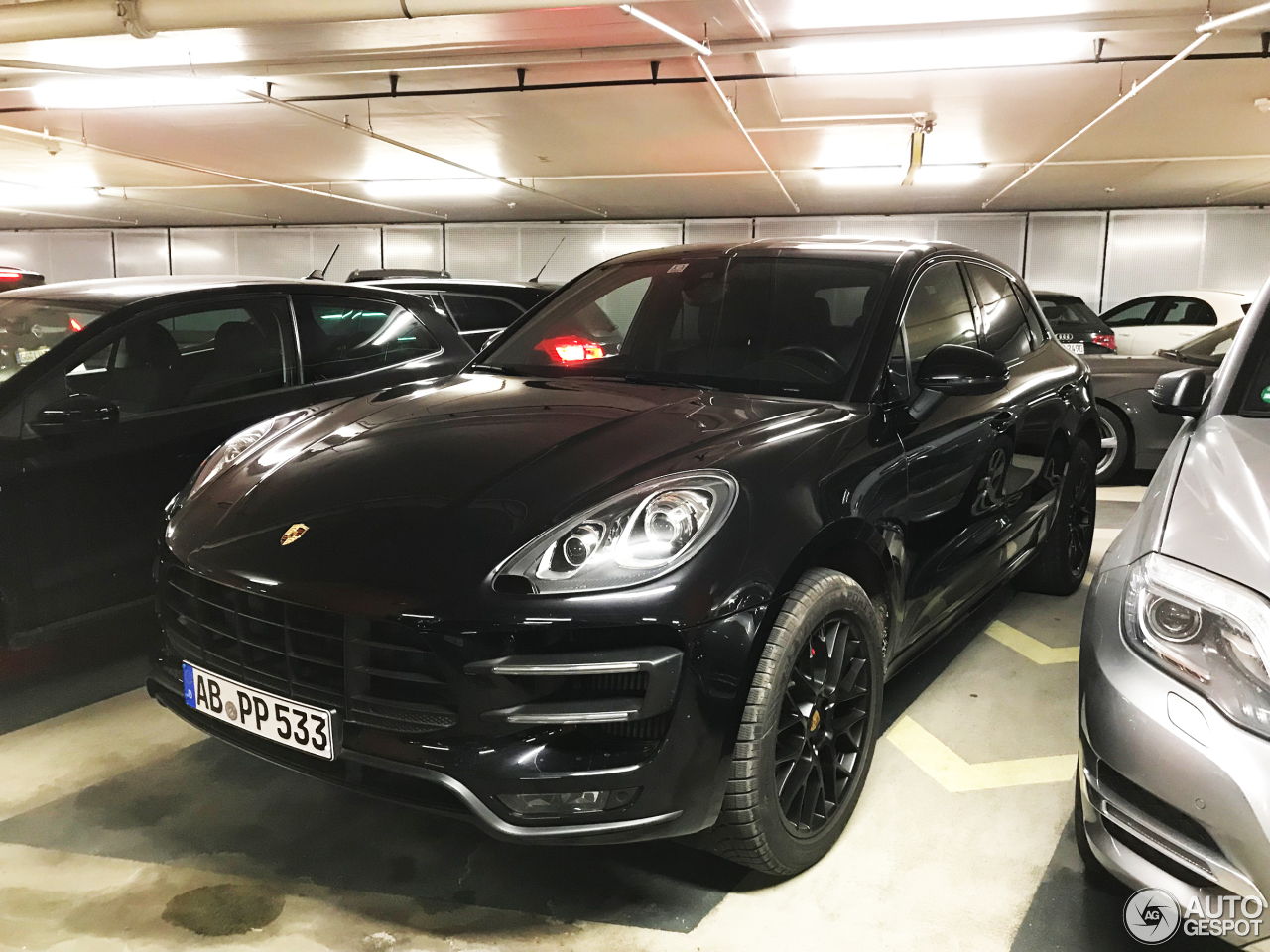 Porsche 95B Macan Turbo