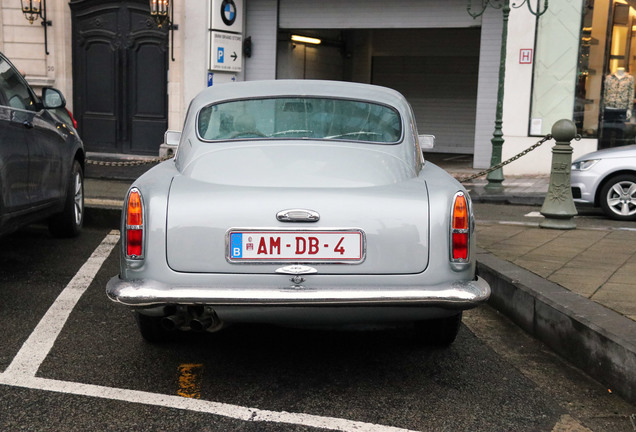 Aston Martin DB4