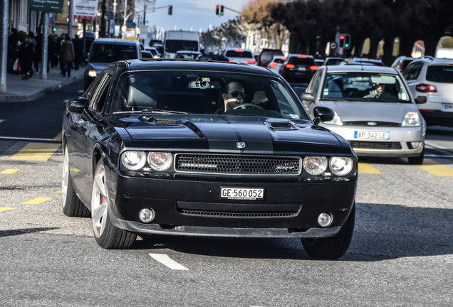 Dodge Challenger SRT-8