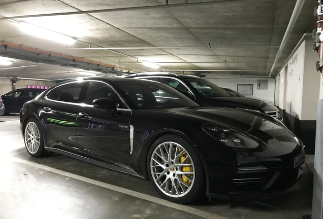 Porsche 971 Panamera Turbo S E-Hybrid Executive