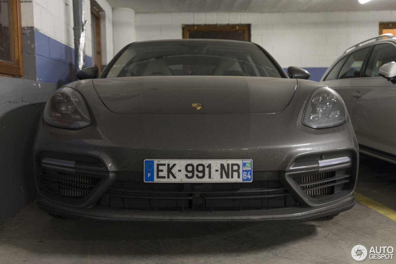 Porsche 971 Panamera Turbo