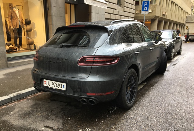 Porsche 95B Macan GTS