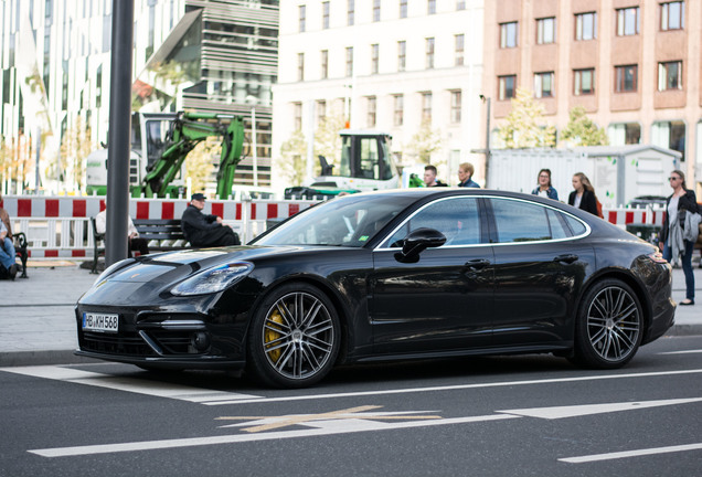 Porsche 971 Panamera Turbo