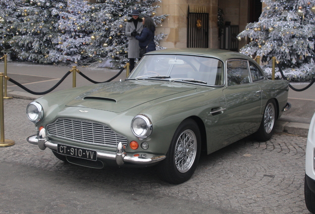 Aston Martin DB4