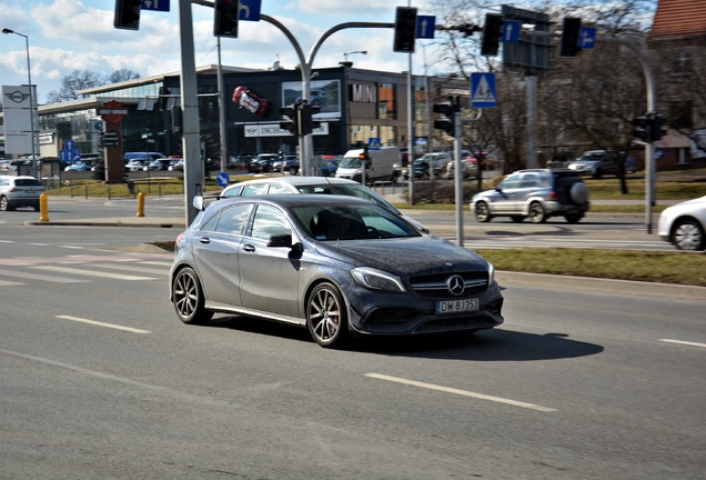 Mercedes-AMG A 45 W176 2015