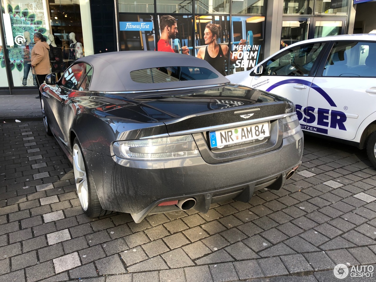 Aston Martin DBS Volante