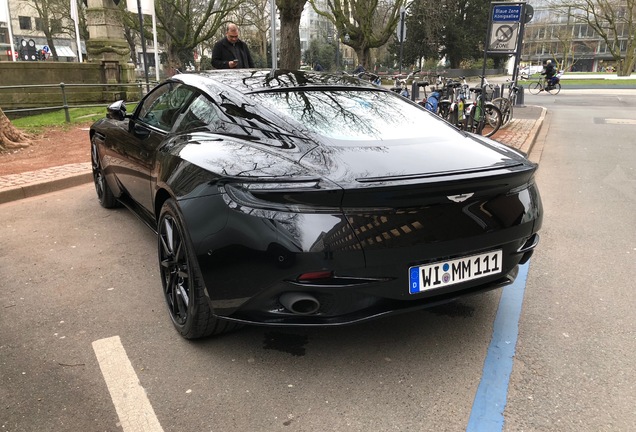 Aston Martin DB11