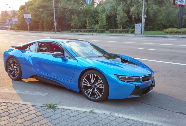 BMW i8