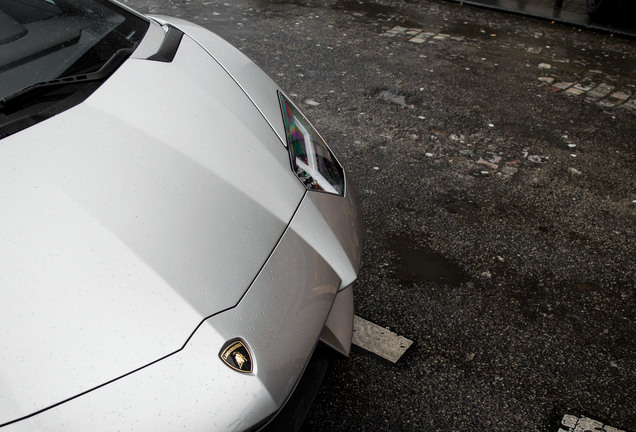 Lamborghini Aventador LP700-4