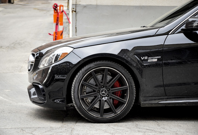 Mercedes-Benz Renntech E 63 AMG W212 V8 Biturbo