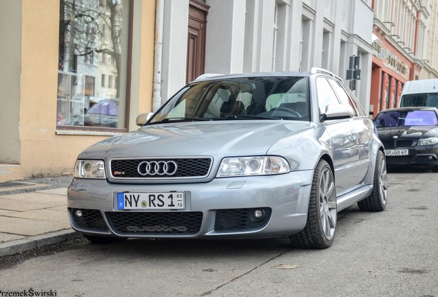 Audi RS4 Avant B5