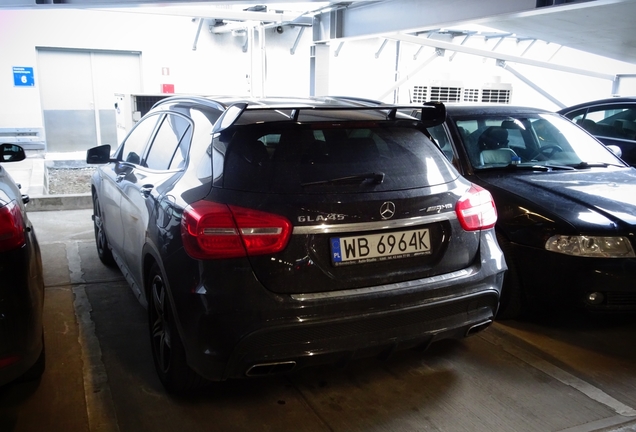 Mercedes-Benz GLA 45 AMG X156