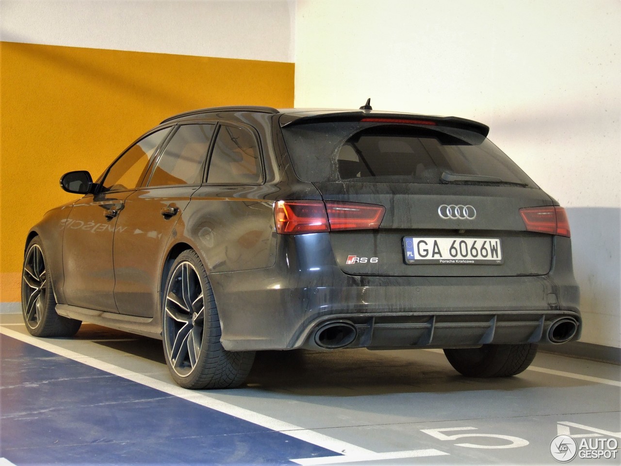 Audi RS6 Avant C7 2015