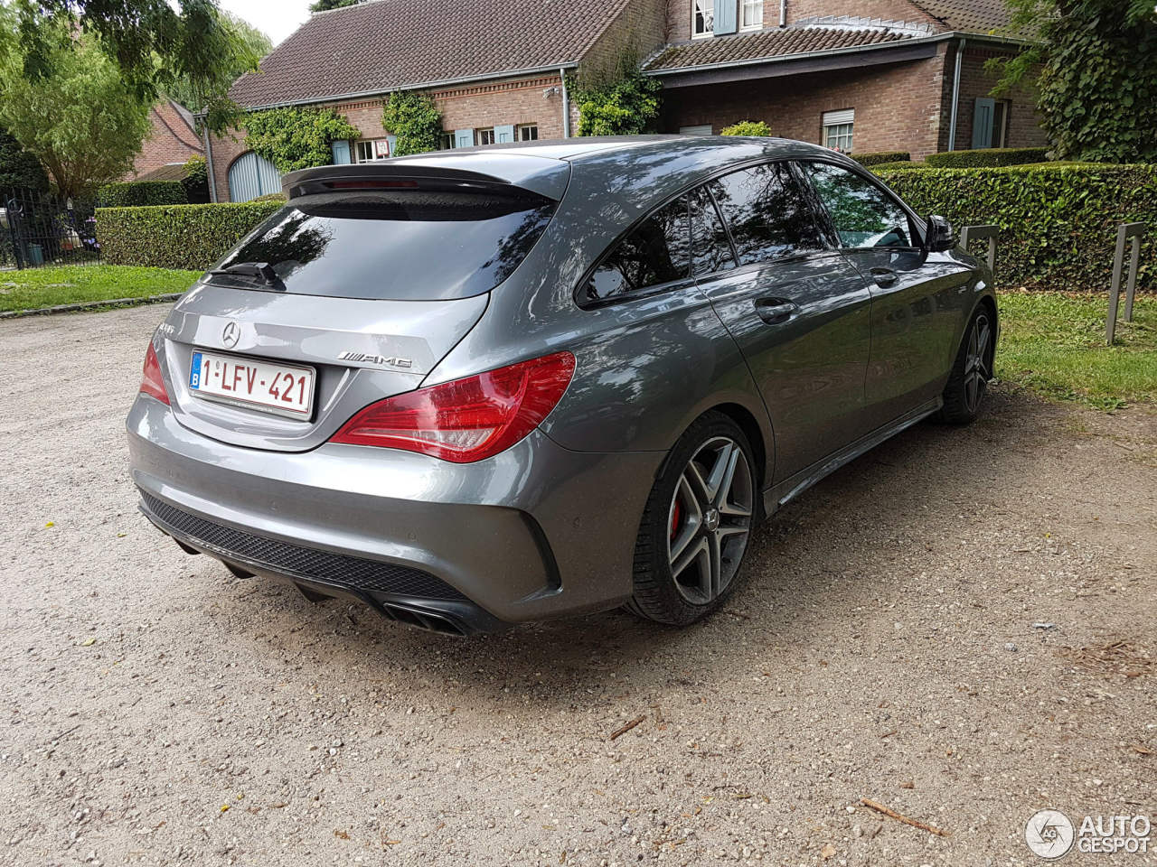 Mercedes-Benz CLA 45 AMG Shooting Brake