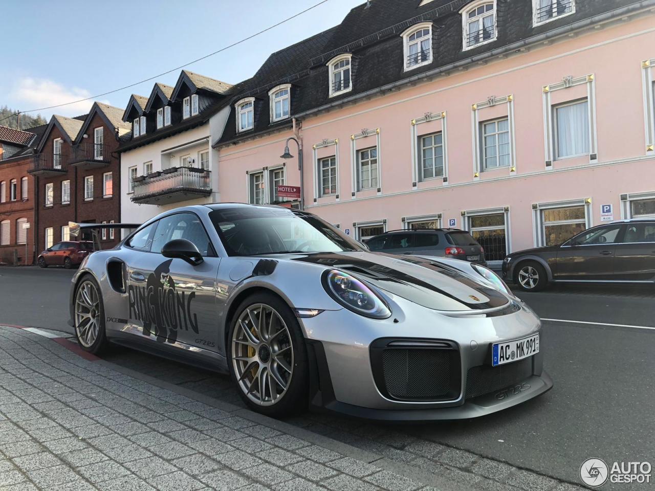 Porsche 991 GT2 RS Weissach Package