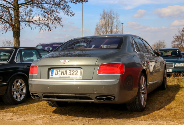 Bentley Flying Spur V8