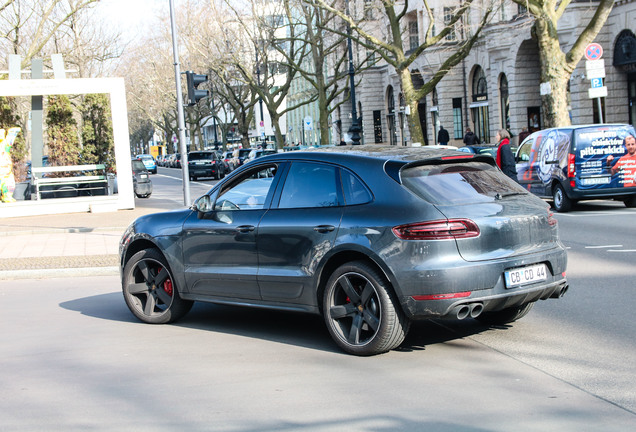 Porsche 95B Macan Turbo