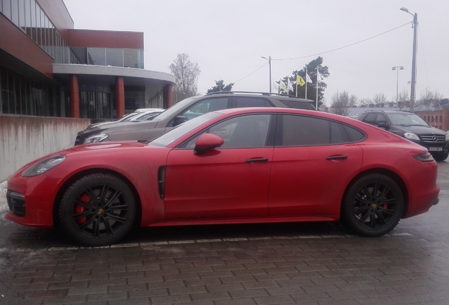 Porsche 971 Panamera Turbo