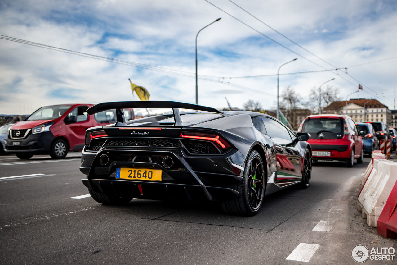 Lamborghini Huracán LP640-4 Performante