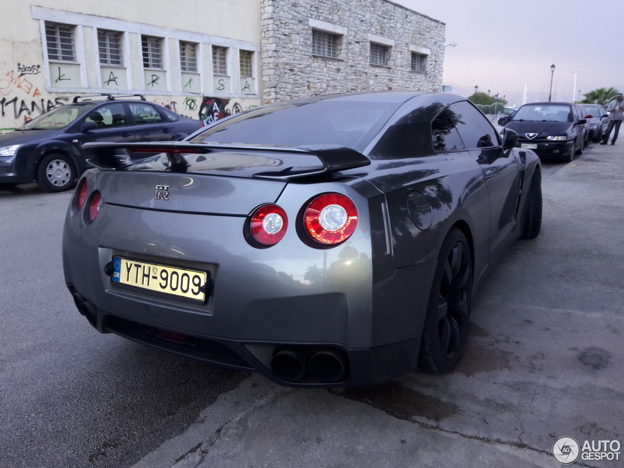 Nissan GT-R