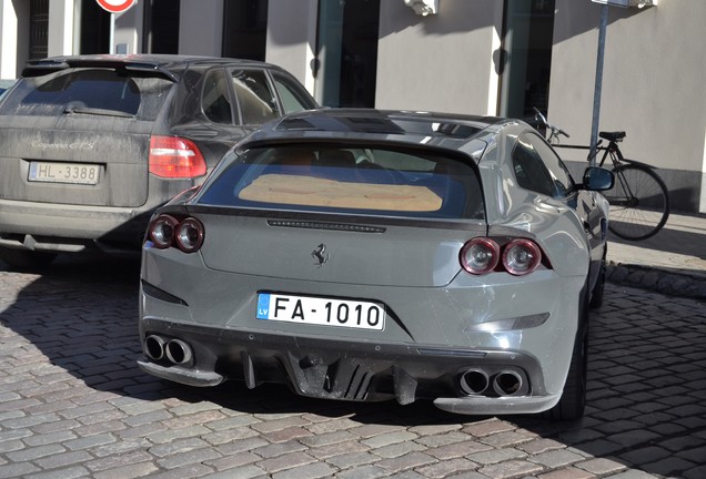 Ferrari GTC4Lusso