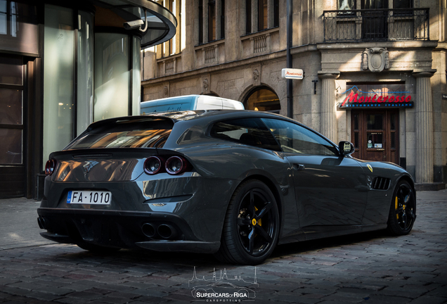 Ferrari GTC4Lusso