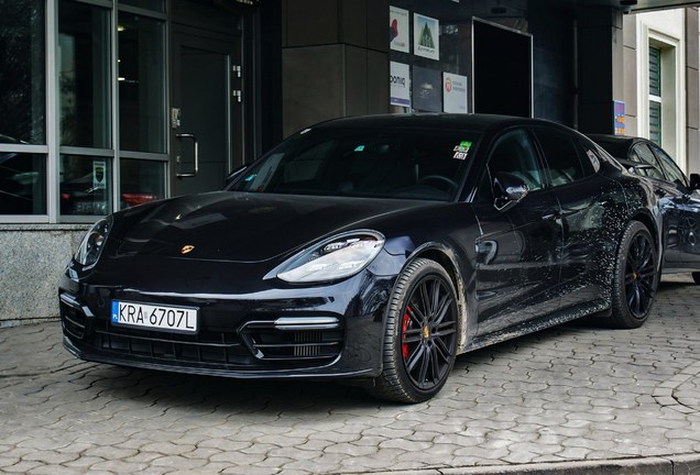 Porsche 971 Panamera Turbo